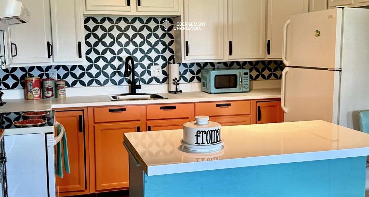 MIG-316 - A few minutes walk from the St. Lawrence River.